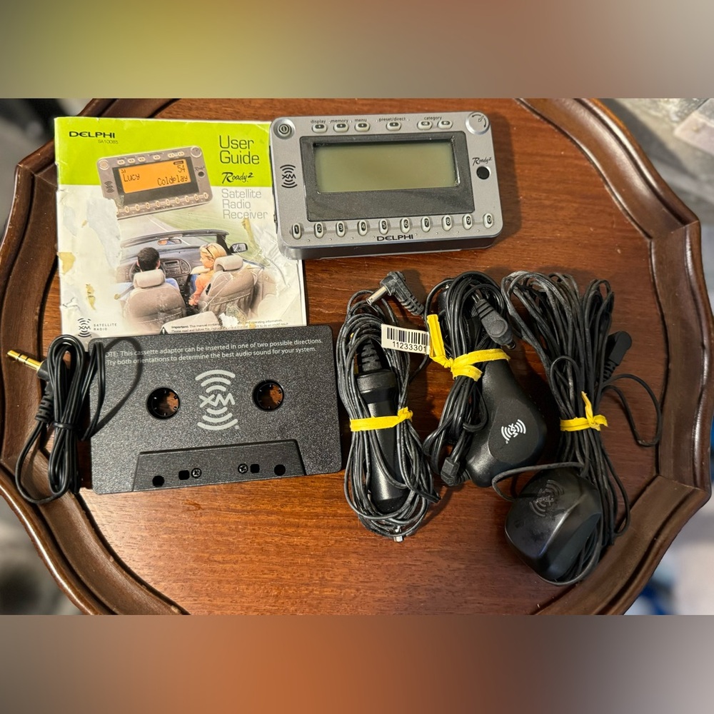 DELPHI Roady2 XM Sirius Satellite Radio Receiver AudioSA10085-11P1 w All Cords